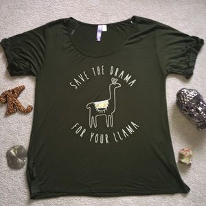 Francesca’s soft graphic tee size Large🌿✨